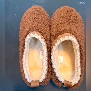 Cozy Brown Women's Slippers